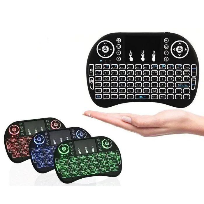 El miniteclado inalámbrico Bluetooth 2.4G con retroiluminación colorida y touchpad es la herramienta perfecta para controlar tu Android TV Box o PC de manera eficiente.